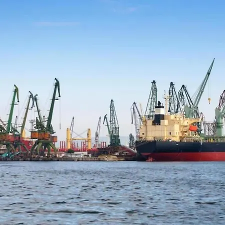 Sea Апартамент *